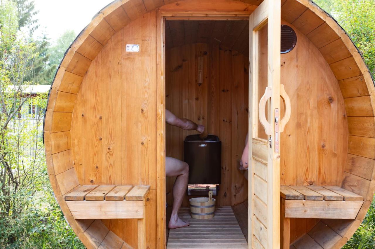 יואכימסטאל Gemutliches Tinyhouse Bungalow Mit Kamin & Sauna Am See מראה חיצוני תמונה
